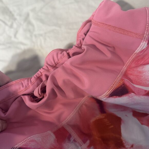 Athleta Printed Run With It Shorts Womens XL Pink Red Athletic 3.5 Inch Pockets - Picture 10 of 10